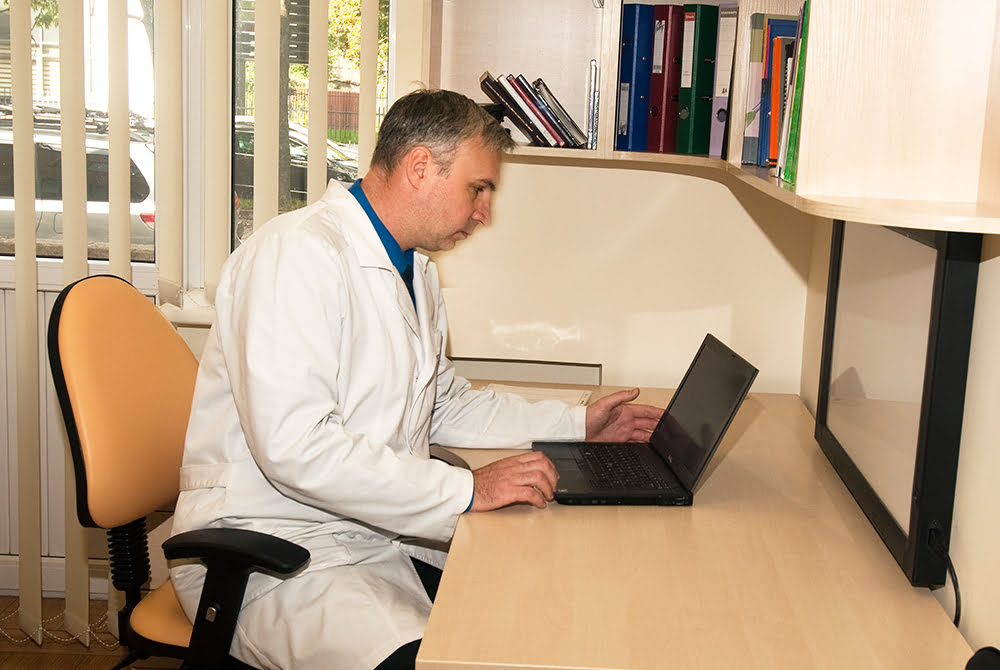 Gydytojas ortopedas traumatologas Viktoras Jermolajevas Gydytojas ortopedas-traumatologas Viktoras Jermolajevas