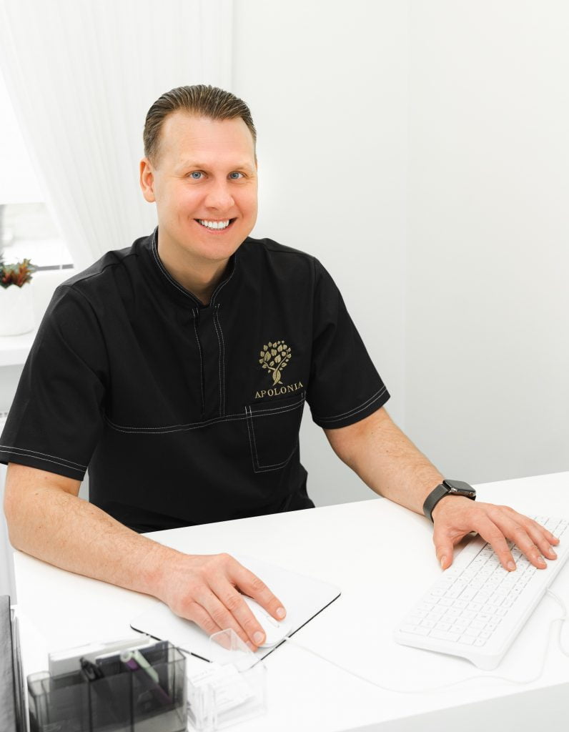 Gydytojas ortopedas traumatologas Vytautas Mažutavičius laukia paciento Gydytojas ortopedas traumatologas Vytautas Mažutavičius